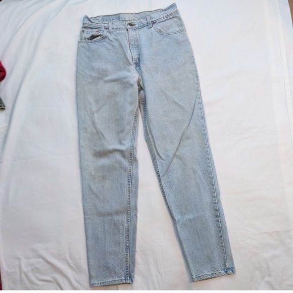 Vintage Levi 550 Relaxed Fit Tapered Leg - Picture 2 of 8